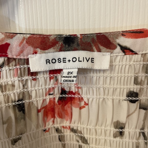 Rose + Olive Women's 2X floral Flowy button down blouse 3/4 Sleeves Cream - Picture 2 of 7